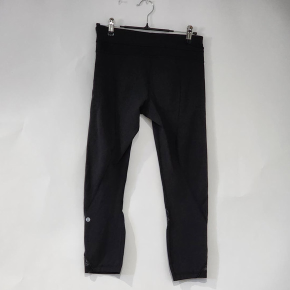 Lululemon Women Size 6 Black Crop Yoga Pants Black Sheer Ankles - Picture 2 of 9